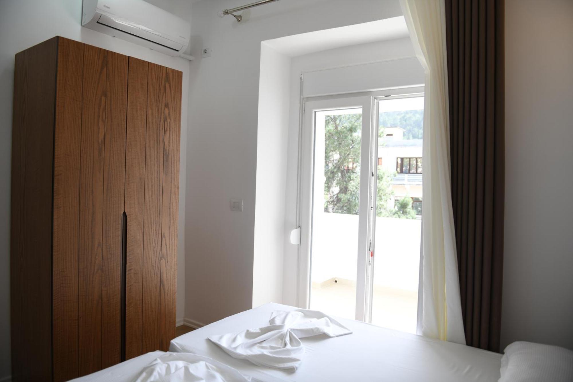 בראט Guest House Cela City Centre מראה חיצוני תמונה