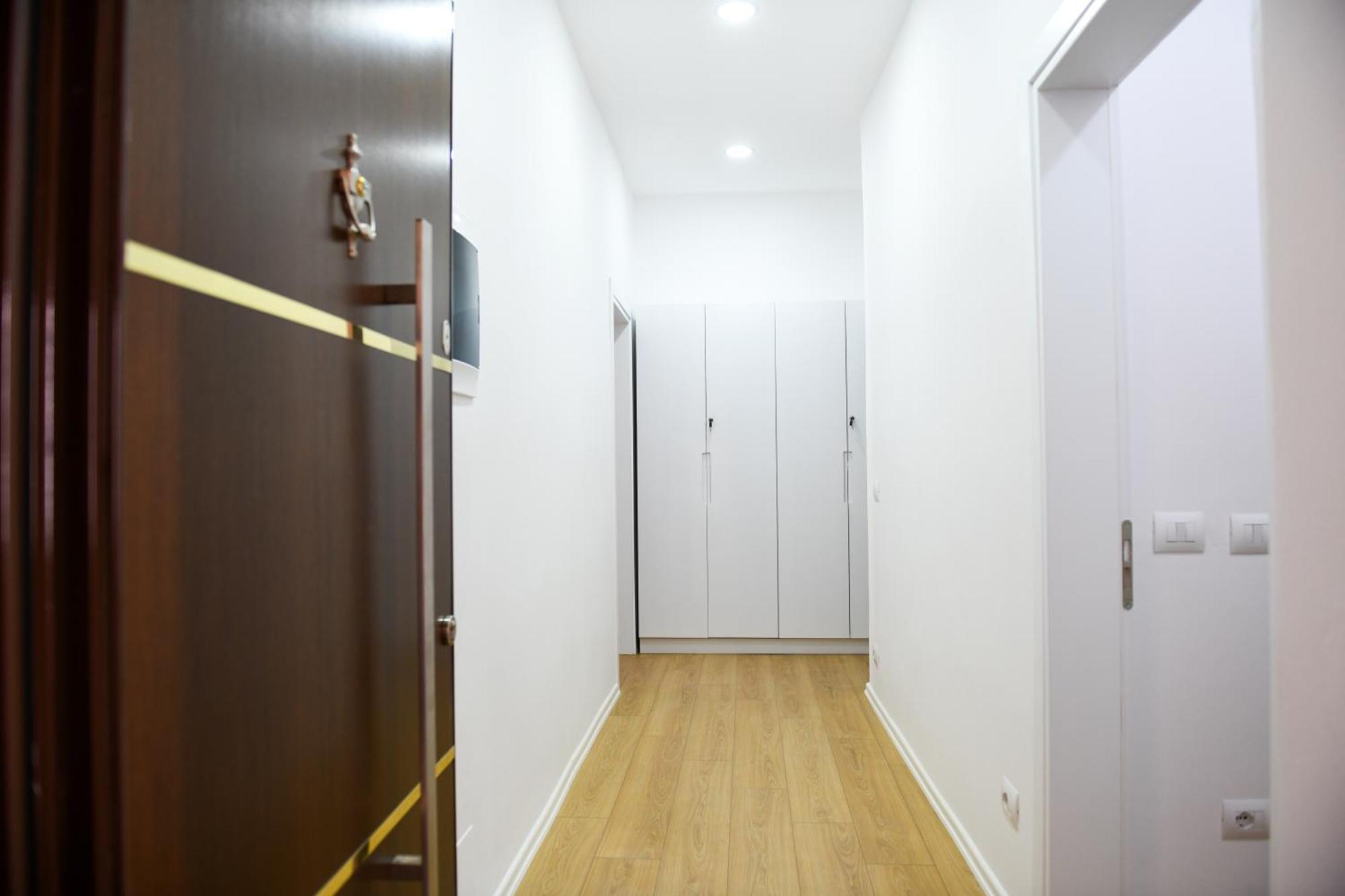 בראט Guest House Cela City Centre מראה חיצוני תמונה