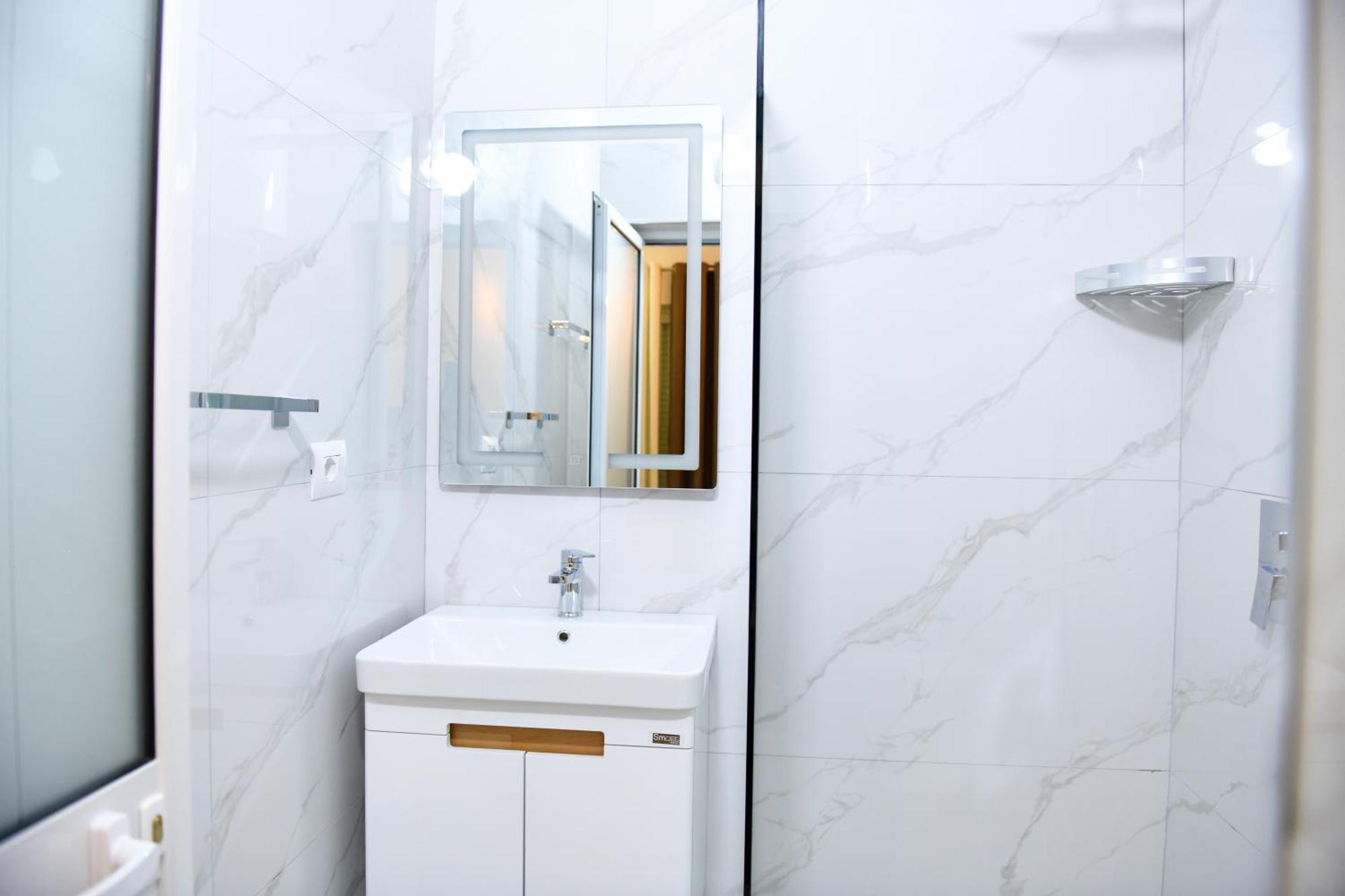 בראט Guest House Cela City Centre מראה חיצוני תמונה