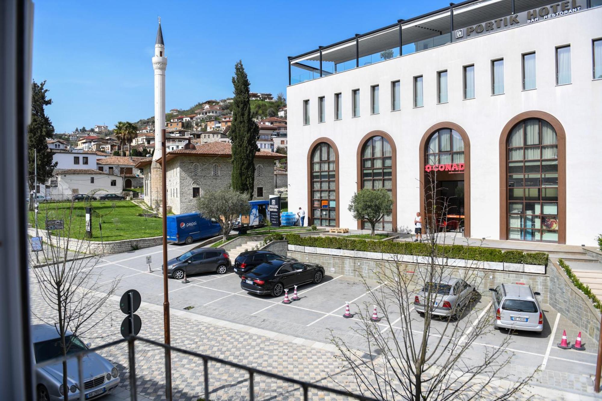 בראט Guest House Cela City Centre מראה חיצוני תמונה